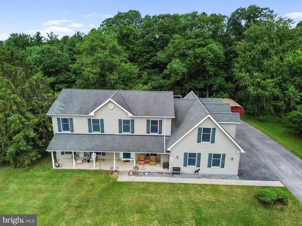 2380 Moreau Dr, Westminster, MD 21158