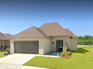 369 Lake Breeze Dr, Baton Rouge, LA 70820