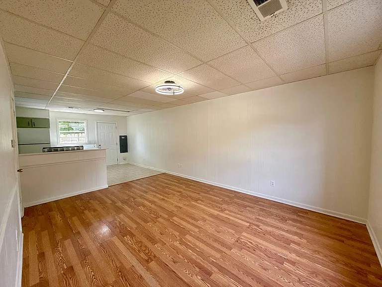 1403 Kimberly Dr — Photo 2