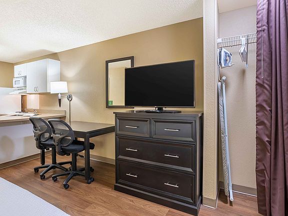 Studio Suite - 1 Queen Bed