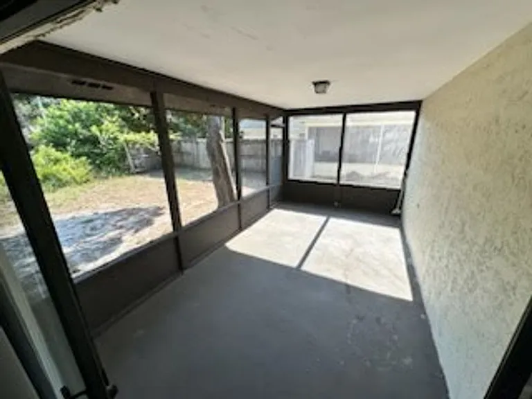 1154 Ashland Ct — Photo 15