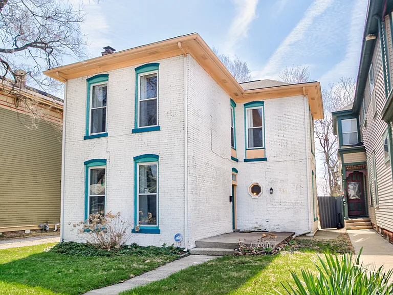 933 English Ave — Photo 1
