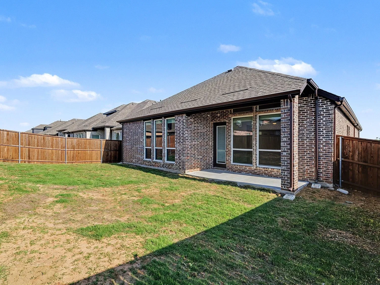 4 bed, 2200 sqft, $2,495 — Photo 3