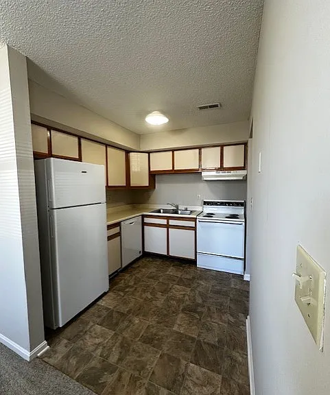 Buckingham Apartments — Photo 15