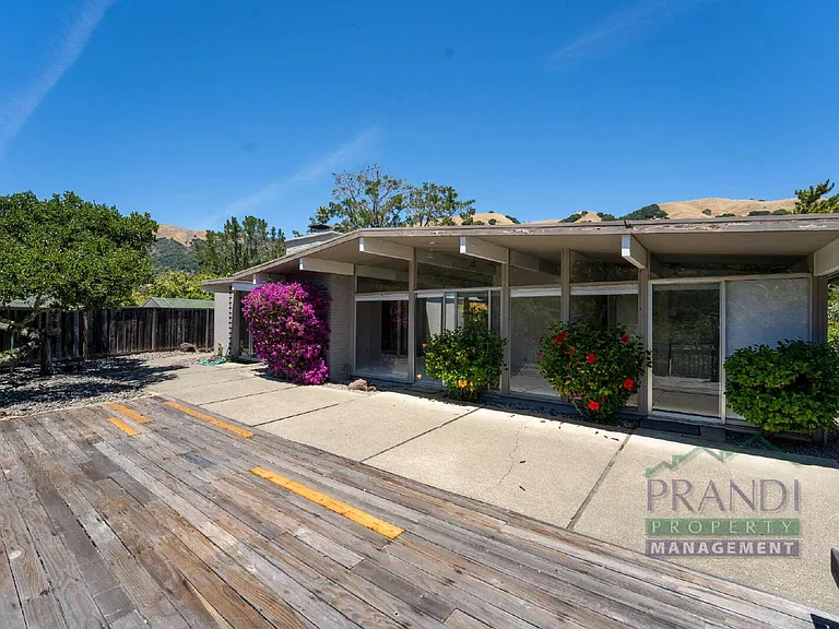 1221 Idylberry Rd — Photo 22