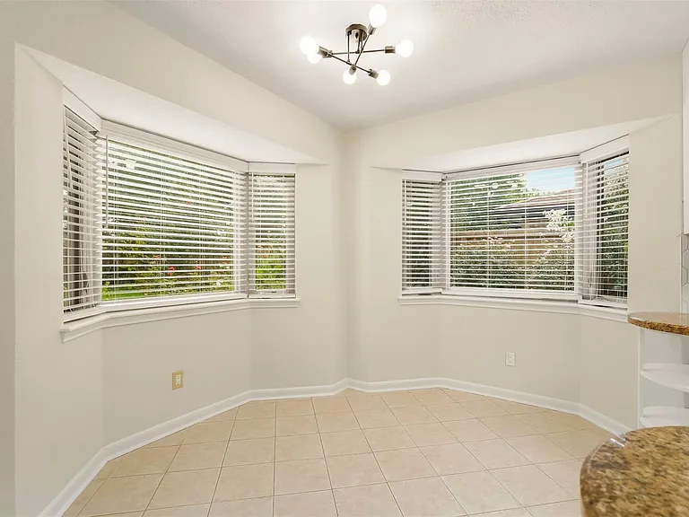 1911 Michele Dr — Photo 11