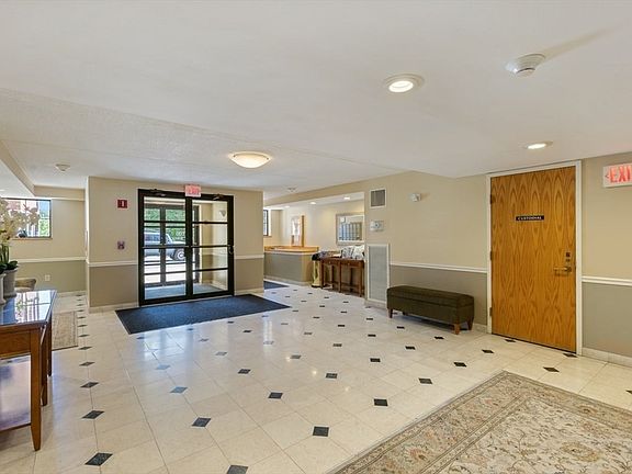 5th image of 100 Ledgewood Dr APT 410