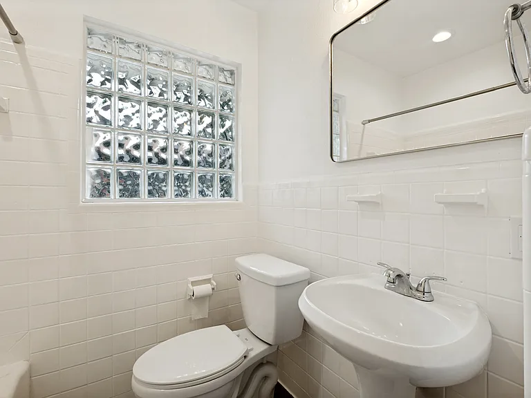 6323 Ravendale Ln — Photo 10
