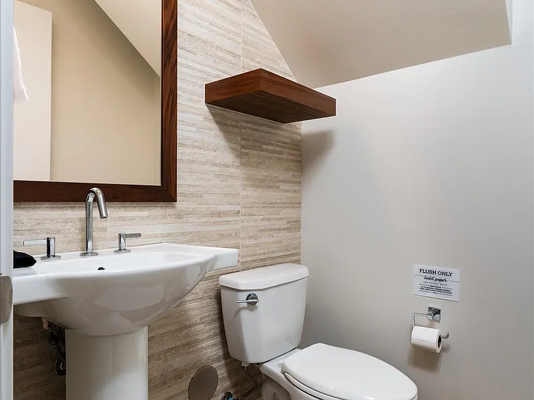 2218C Franklin Ave E #C — Photo 14