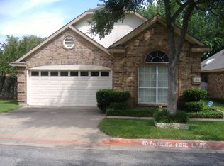 385 Arbor Ln, Euless, TX 76039