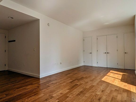 4th image of 260 W 26th St APT 6T
