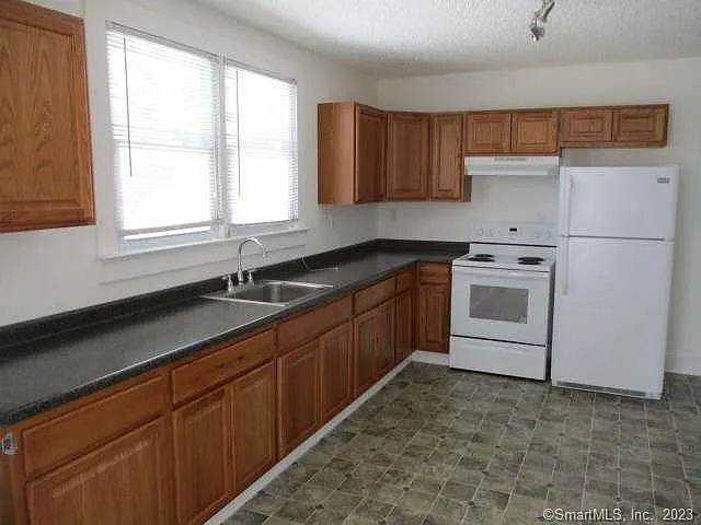 2 bed, 1176 sqft, $1,850 — Photo 3