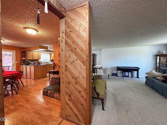 5th image of 3937 Rio Vista Way