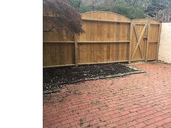 Private, fenced in patio!