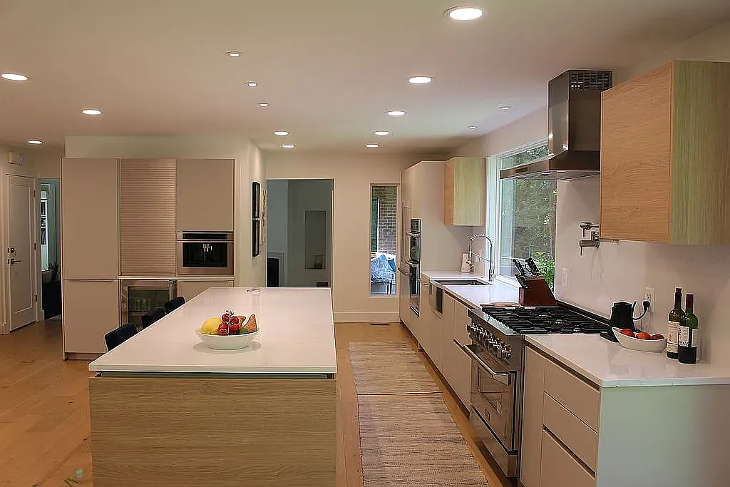 5 bed, 4500 sqft, $8,000 — Photo 4