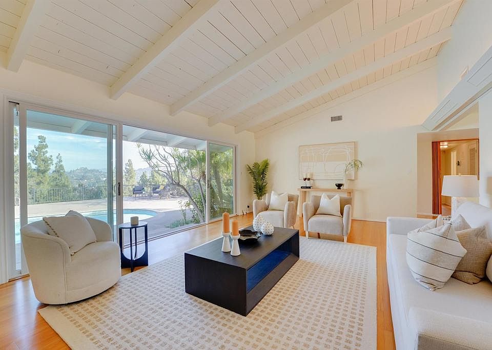 1st image of 8140 Cinnabar Dr