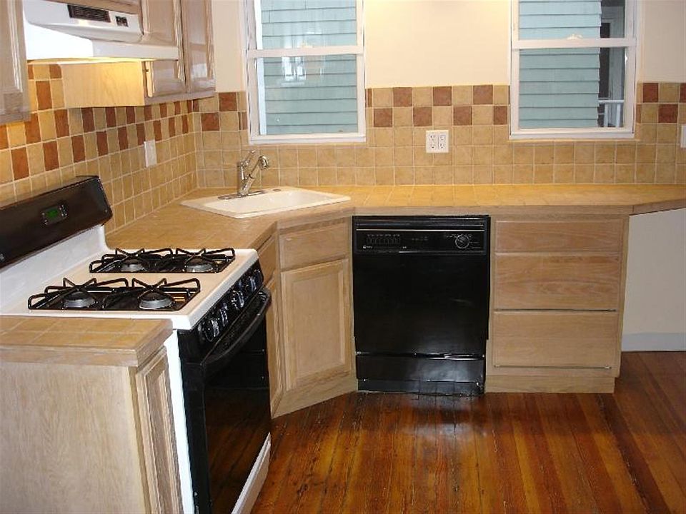 1st image of 5 Belmont Sq #1