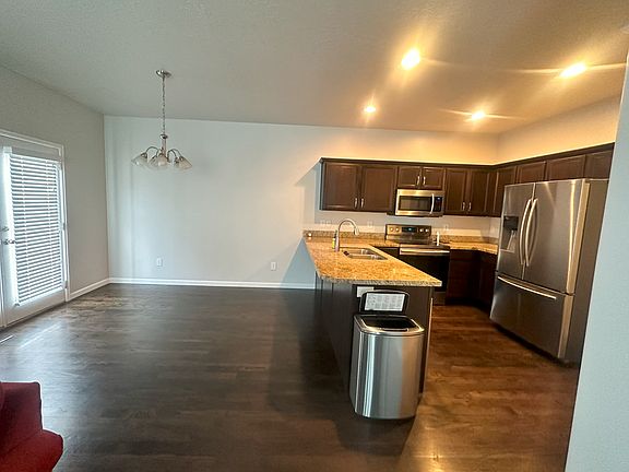 Dining Area & Kitchen
