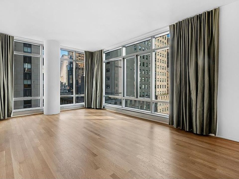 1st image of 18 W 48th St APT 15B