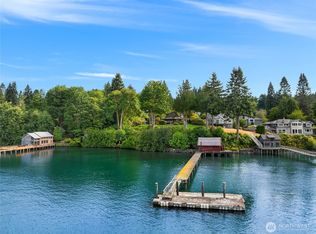 5943 Rose Loop NE, Bainbridge Island, WA 98110