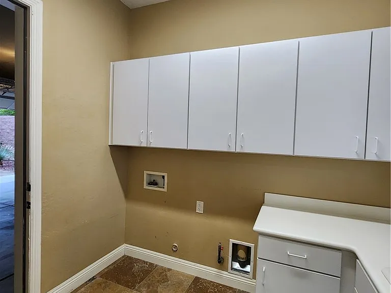 2713 Cyrano St — Photo 16