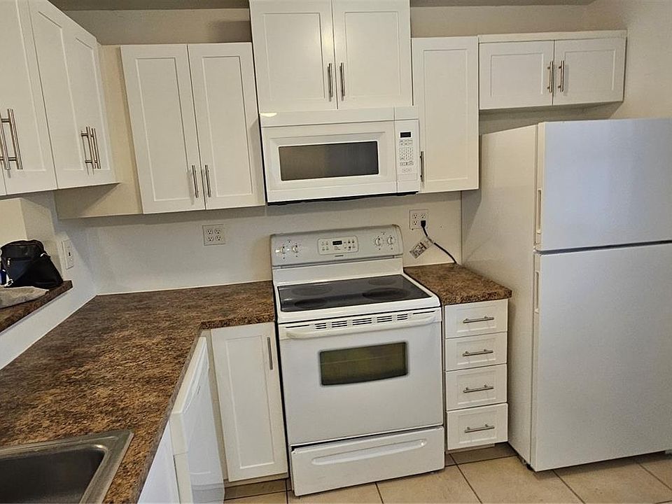 2nd image of 3396 Foxcroft Rd APT 310
