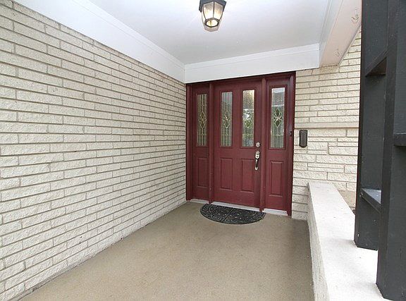 2nd image of 534 E Willow Ct
