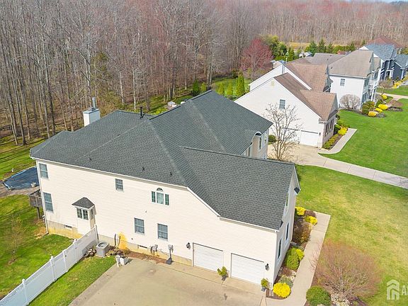 5th image of 9 Stonegate Dr