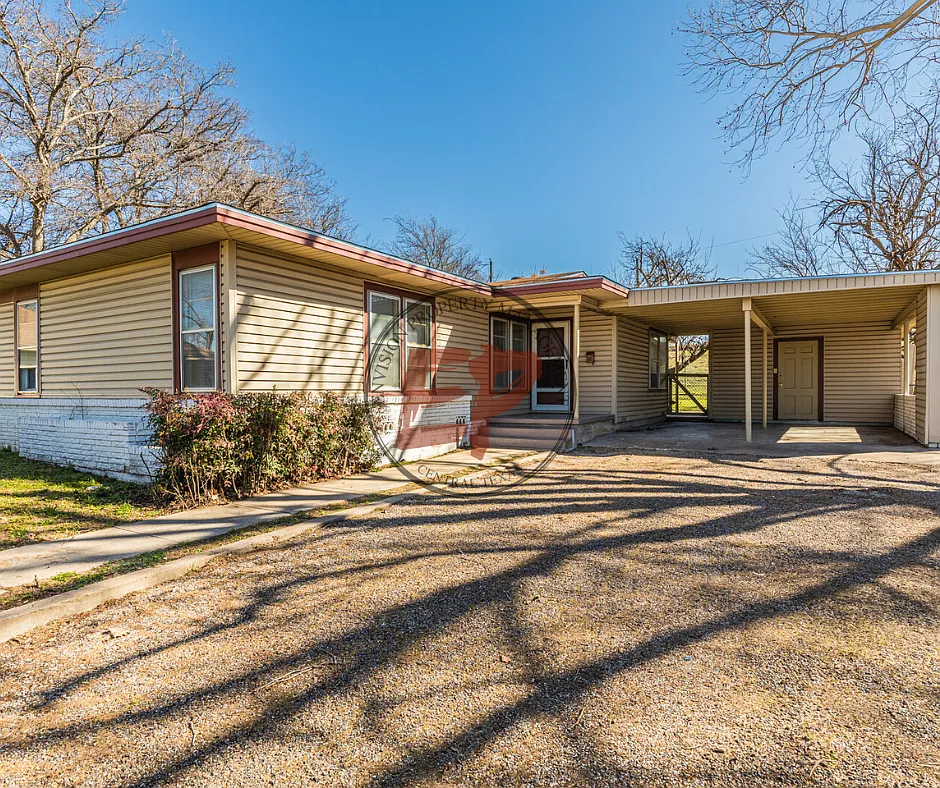 817 Lawrence Drive - 1 — Photo 1