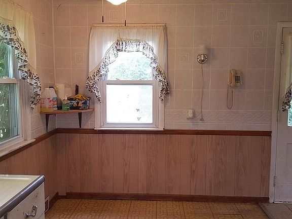 4th image of 3921 Bonnett Dr