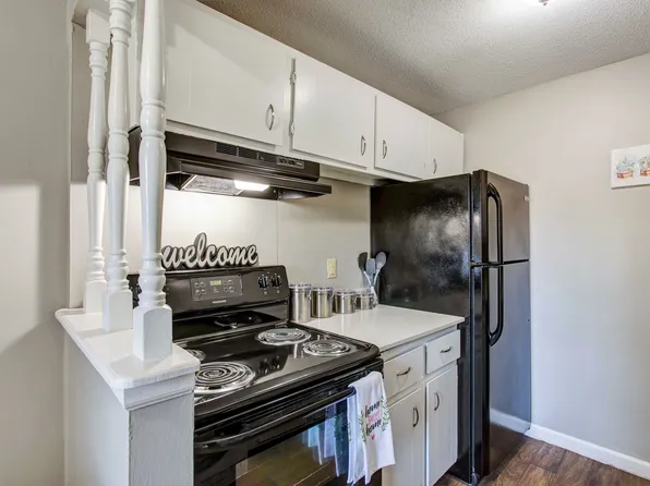 Lenexa Crossing Apartments