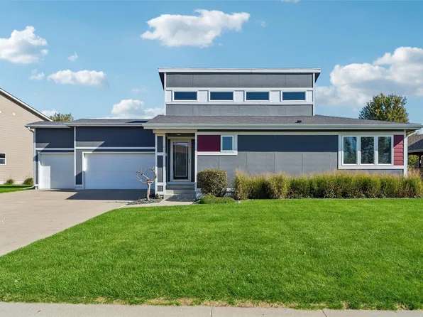 901 NE Silkwood St, Grimes, IA 50111