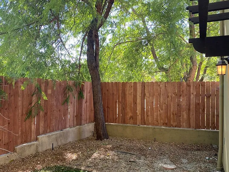 23130 Sherman Pl — Photo 34
