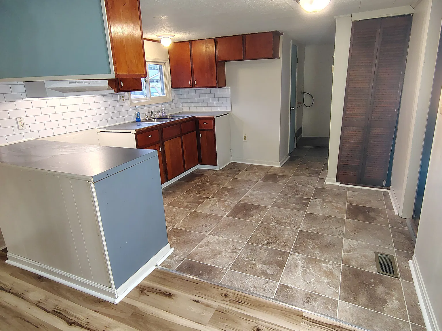 3 bed, 1050 sqft, $1,000 — Photo 3