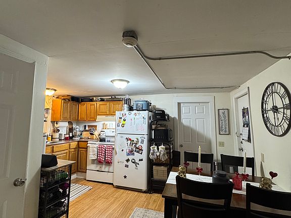 2nd image of 503 Wood St APT 2