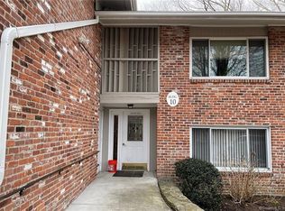 87 Southport Woods Dr, Southport, CT 06890