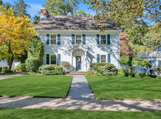13 Vista Way, Port Washington, NY 11050