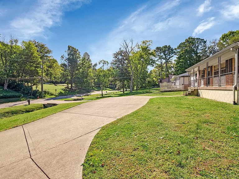 4857 Torbay Dr — Photo 6