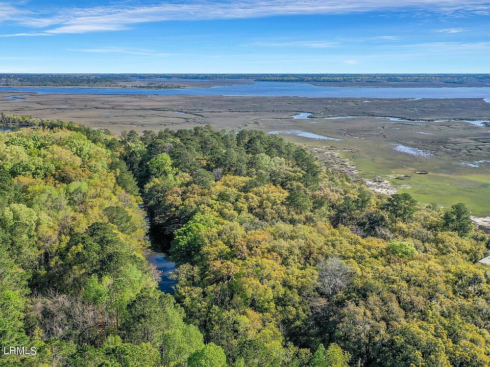 2nd image of D Cassique Creek Drive