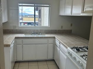 Two Bedroom Apartment For Rent in Ontario, Ontario, CA 91762