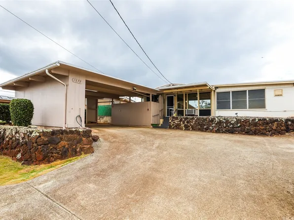 1579 Hoonipo St, Pearl City, HI 96782