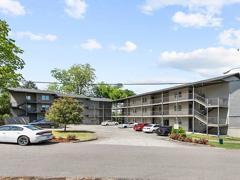 The Avondale Apartments — Photo 21
