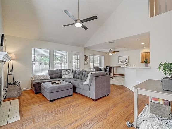 2nd image of 2634 Piping Rock Trl