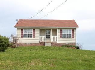 1800 Carneal Ln, Oak Grove, KY 42262
