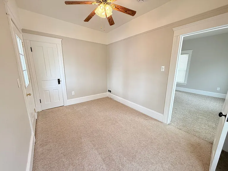 315 W Trail St — Photo 9