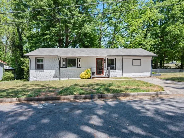 100 Pine Cir, Jonesboro, GA 30236