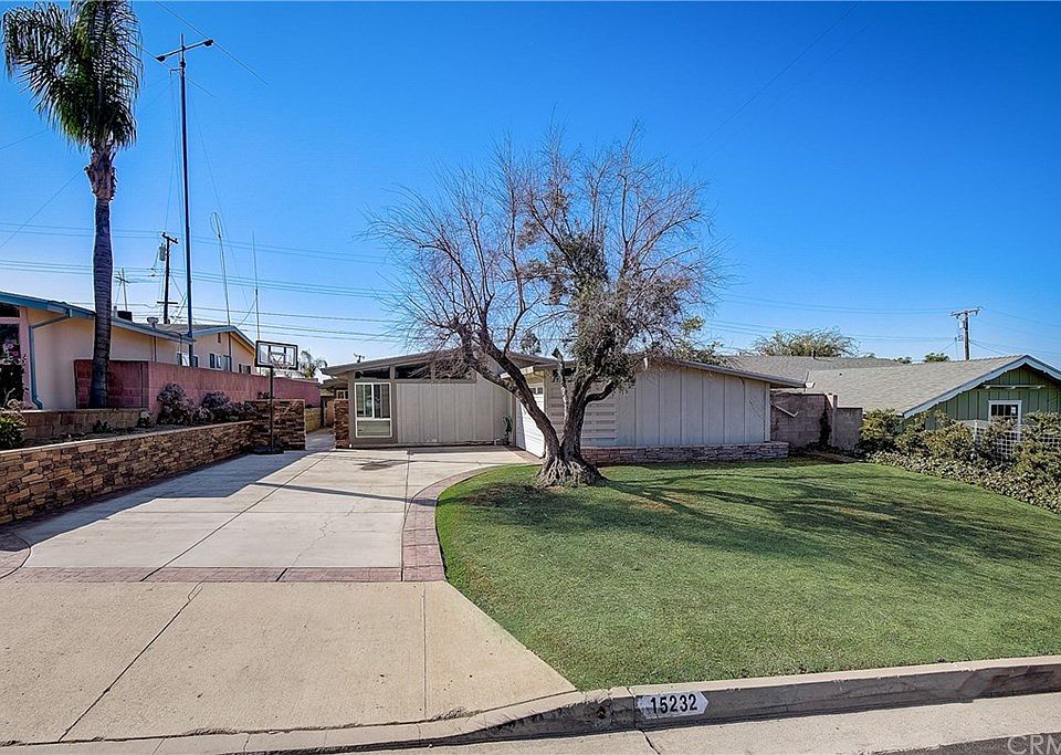 1st image of 15232 Badlona Dr