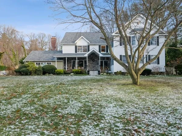 8 Green Acre Lane, Northport, NY 11768