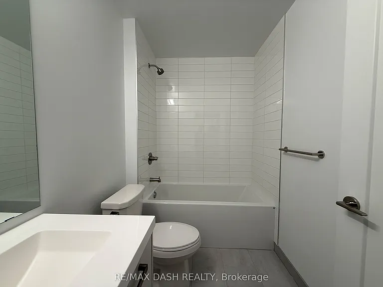 20 Soudan Ave #1906 — Photo 10