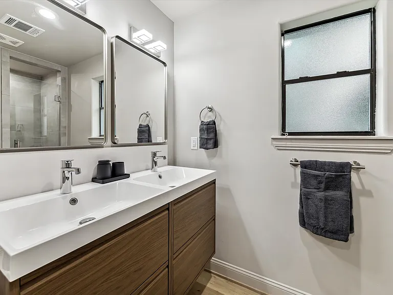 5615 Cerritos Dr — Photo 19